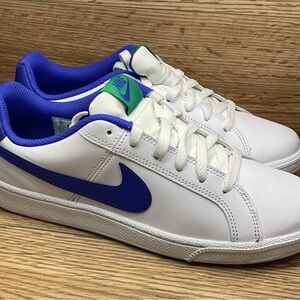 Size 9 W -NIKE COURT ROYALE White/blue Women’s Shoes **new with replacement box*